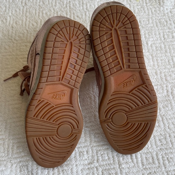 Nike Dunk Sky High Hi Metallic Rose Gold Hidden Wedge Heel Shoes Womens 6.5 - Picture 8 of 9